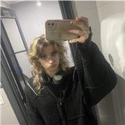 Profesora titulada con el Cambridge Proficiency test (C2), orientada a estudiantes de diversas edades